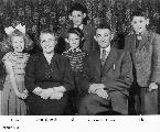 dvf Heuvel J van den - Bruin AS de 1956 zomer gezin.jpg
